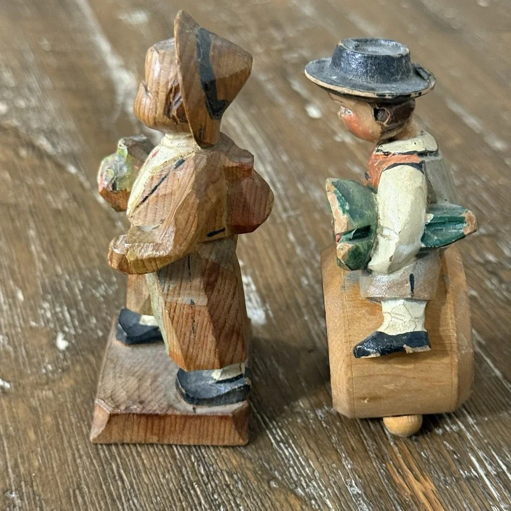 VTG Italy ANRI? Folk Art Wood Carved Napkin Ring + Figurine Mid Century Read